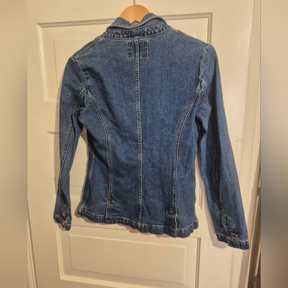 Levi's Women's Denim Jacket with Yellow Stitching - Picture 4 of 4